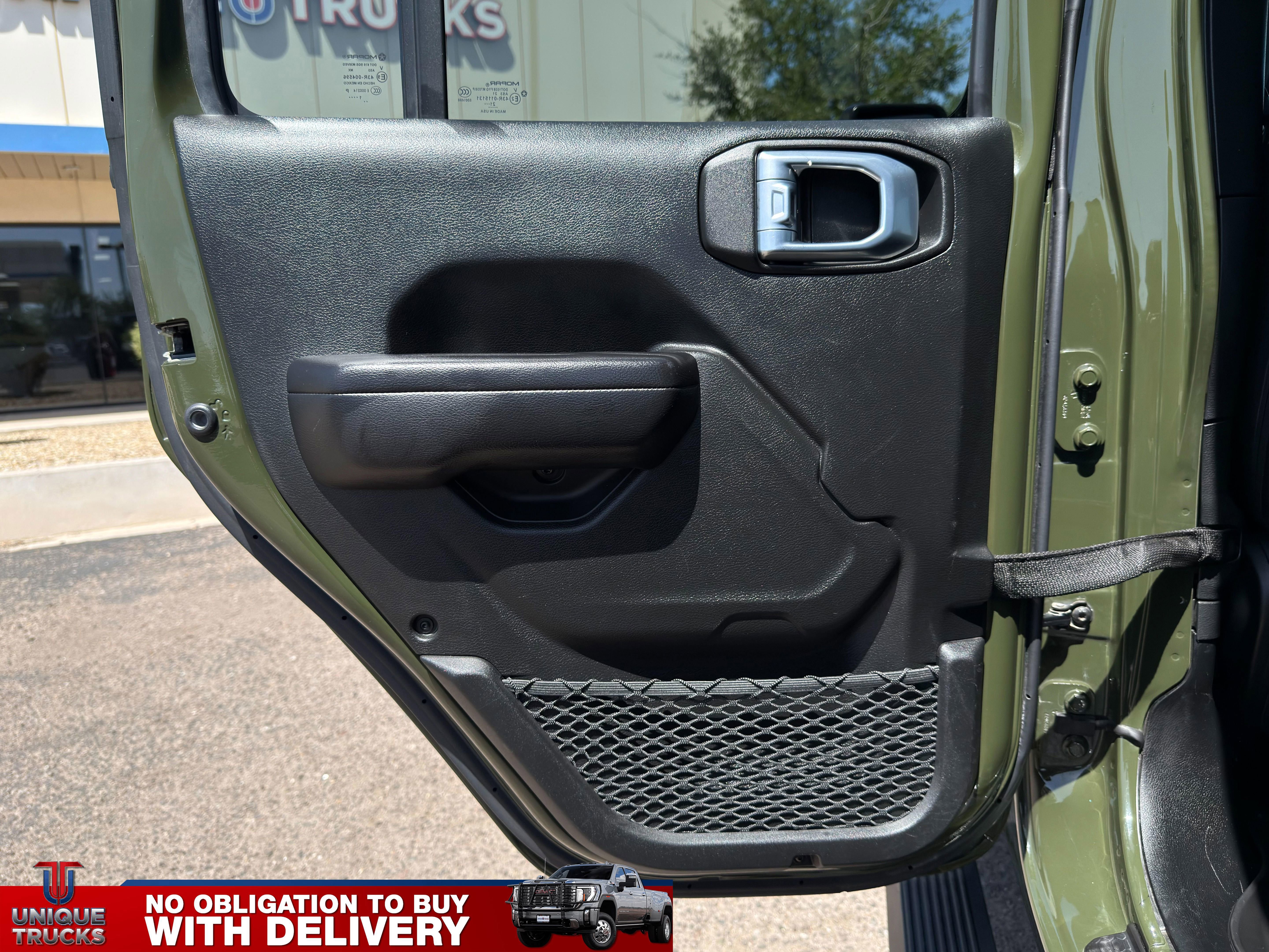 Used 2021 Jeep Gladiator Willys AWD/4WD image 27