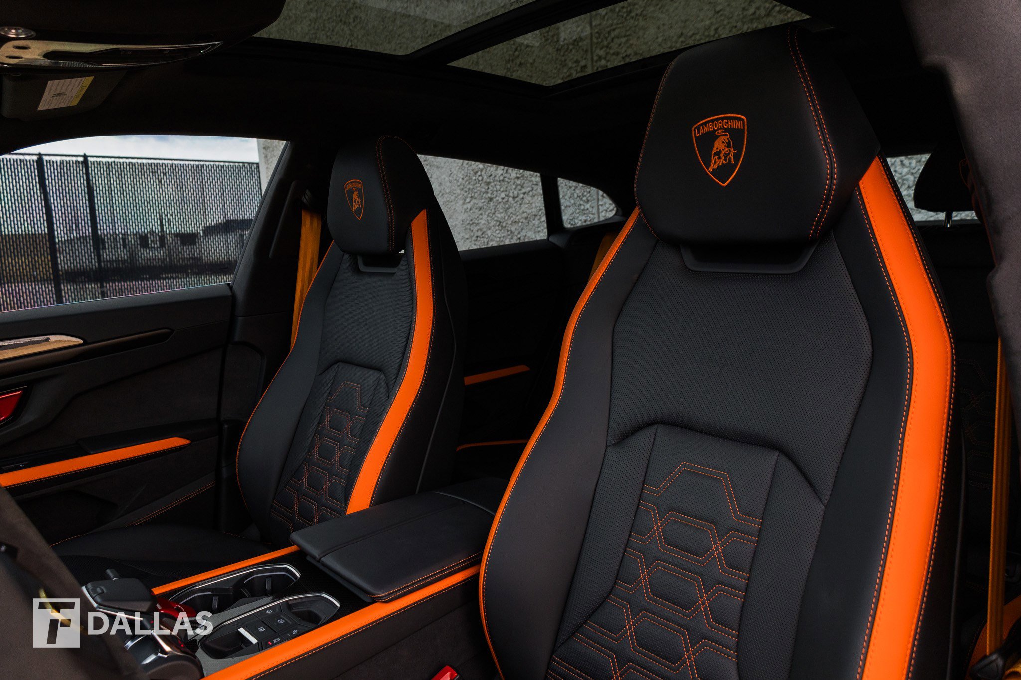 Used 2025 Lamborghini Urus SE image 24