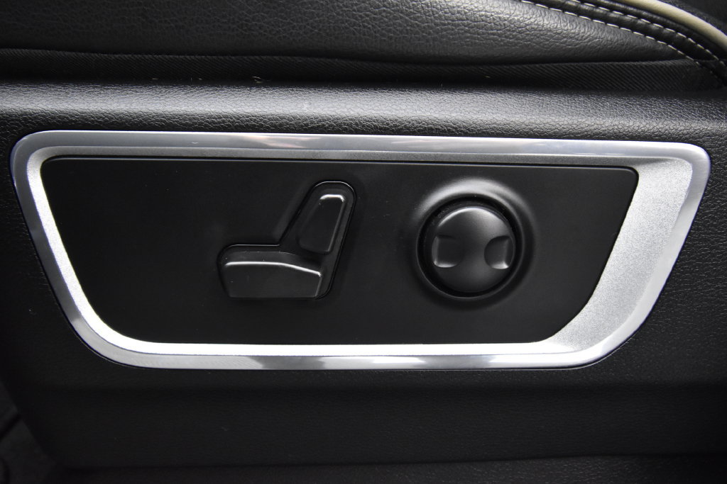 Used 2024 RAM 1500 Laramie AWD/4WD image 22