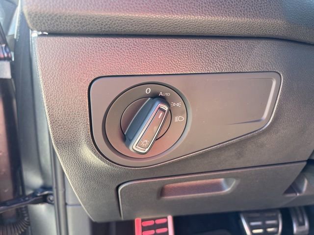 Used 2023 Volkswagen Tiguan SE R-Line image 15