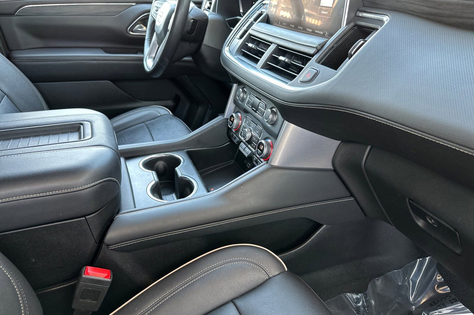 Used 2023 GMC Yukon SLT w/ SLT Luxury Package image 19