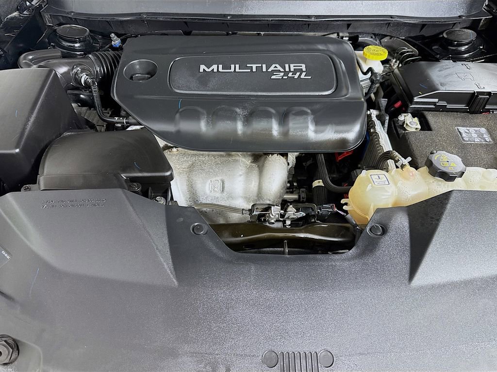 Used 2019 Jeep Cherokee Latitude w/ Popular Appearance Group FWD image 37
