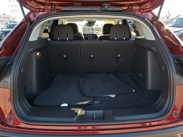 Used 2024 Chevrolet Trax LS w/ Driver Confidence Package image 28