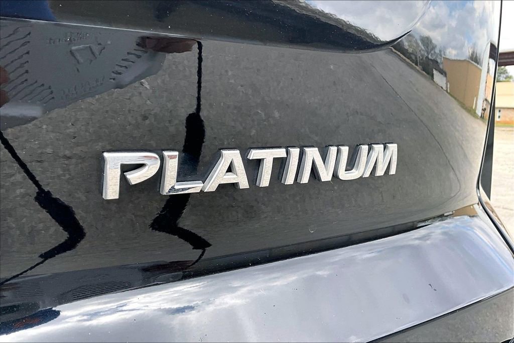 Used 2024 Nissan Pathfinder Platinum w/ Cargo Package image 23