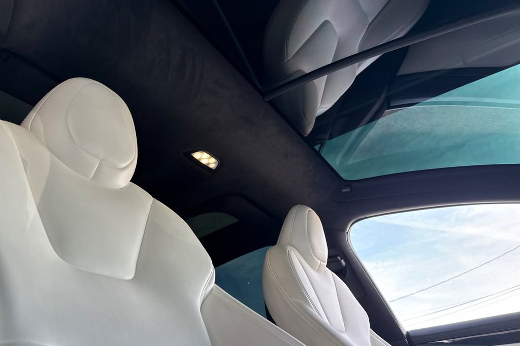 Used 2020 Tesla Model X Long Range image 15
