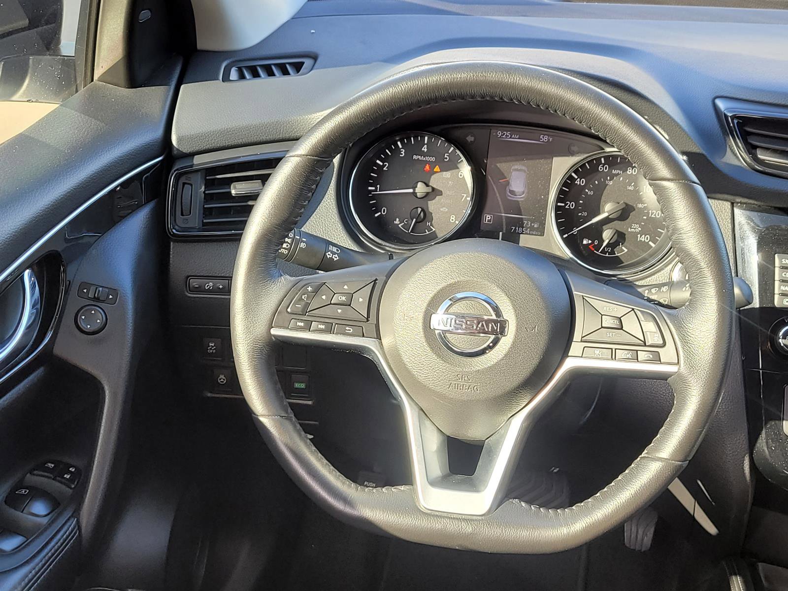 Used 2017 Nissan Rogue Sport SL w/ SL Premium Package image 6