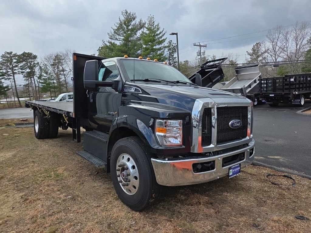 Used 2023 Ford F750 2WD Regular Cab Super Duty image 9