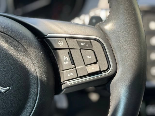 Used 2018 Jaguar XE Premium AWD/4WD image 24