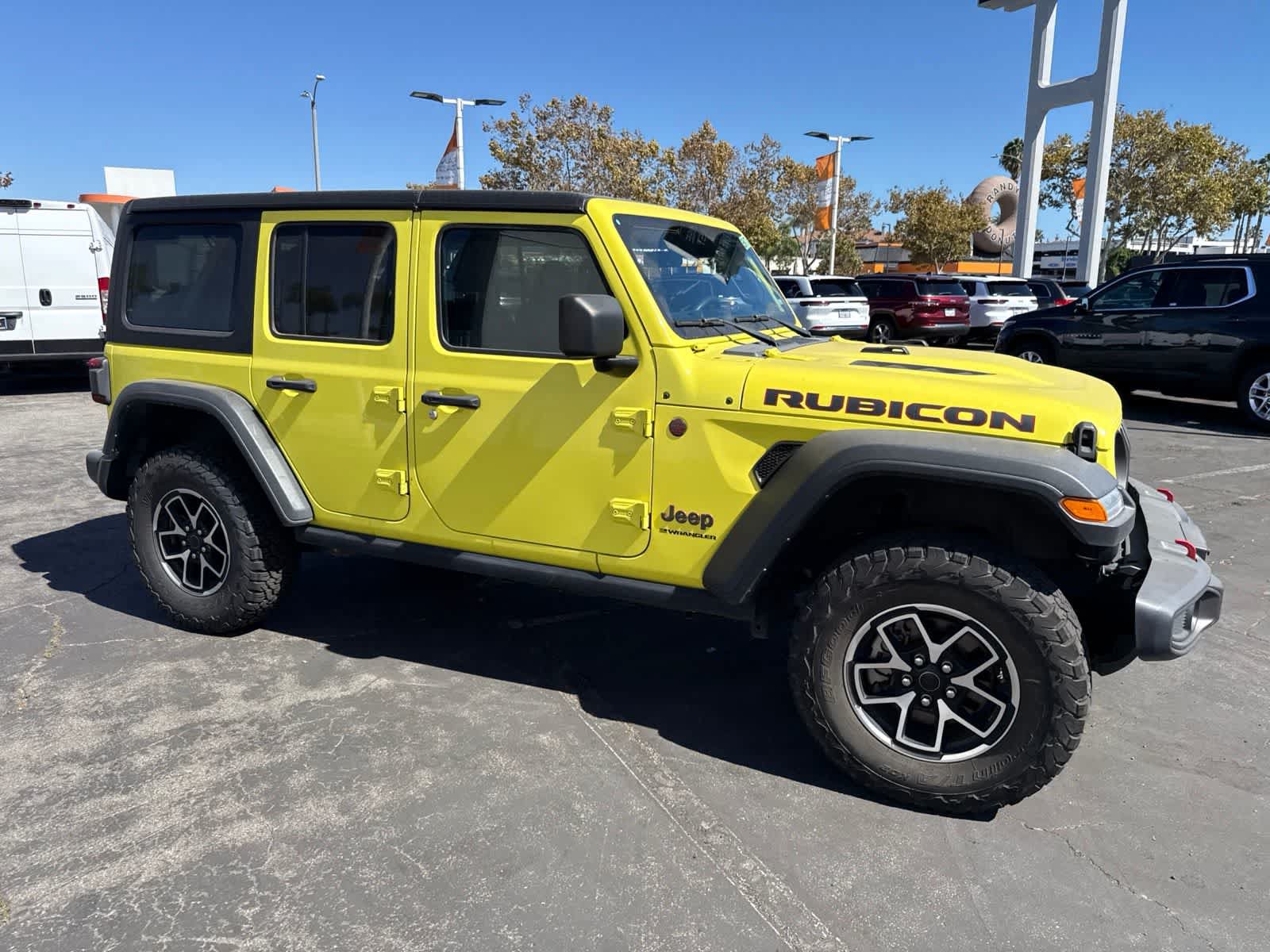 Used 2024 Jeep Wrangler Unlimited Rubicon AWD/4WD image 11