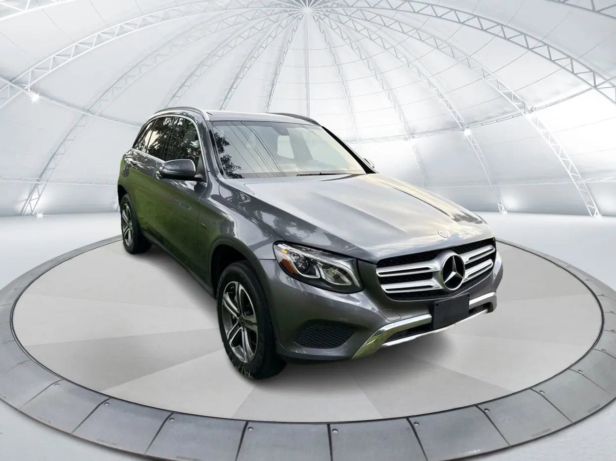 Used 2019 Mercedes-Benz GLC 350e 4MATIC image 3