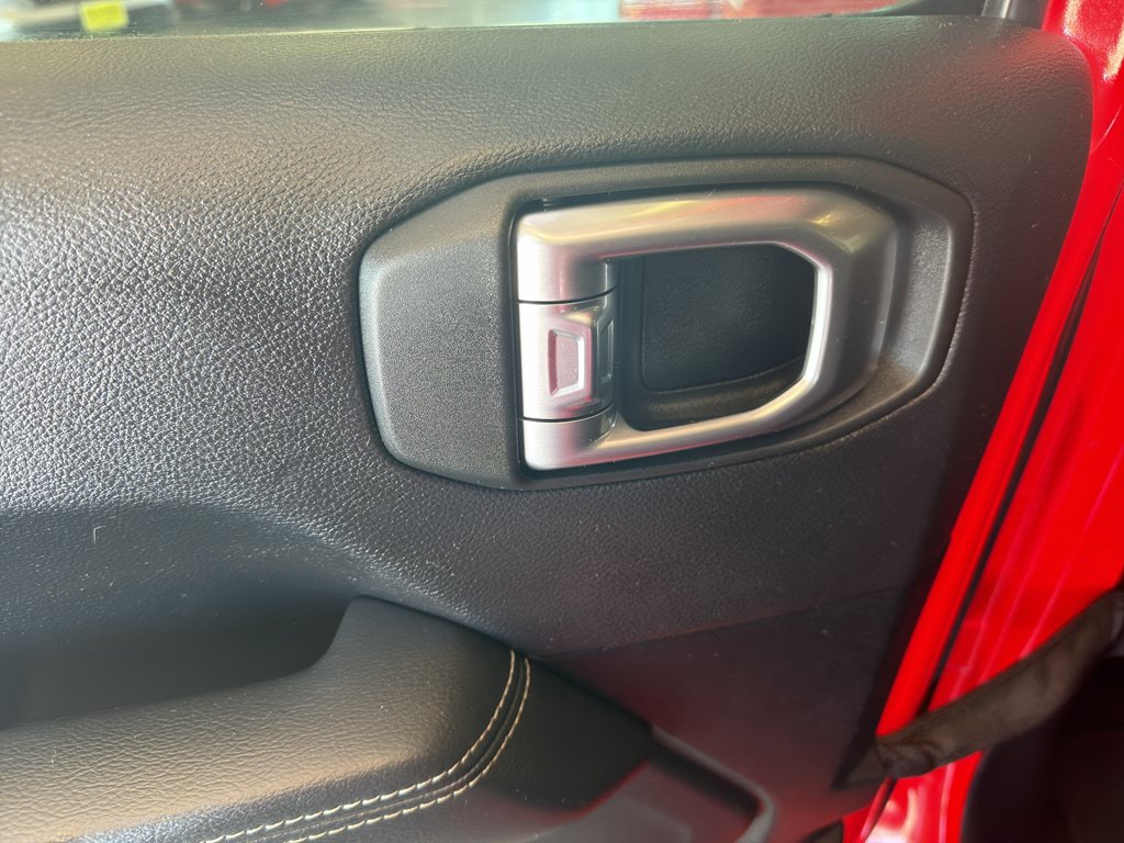 Used 2020 Jeep Wrangler Unlimited Sahara AWD/4WD image 11