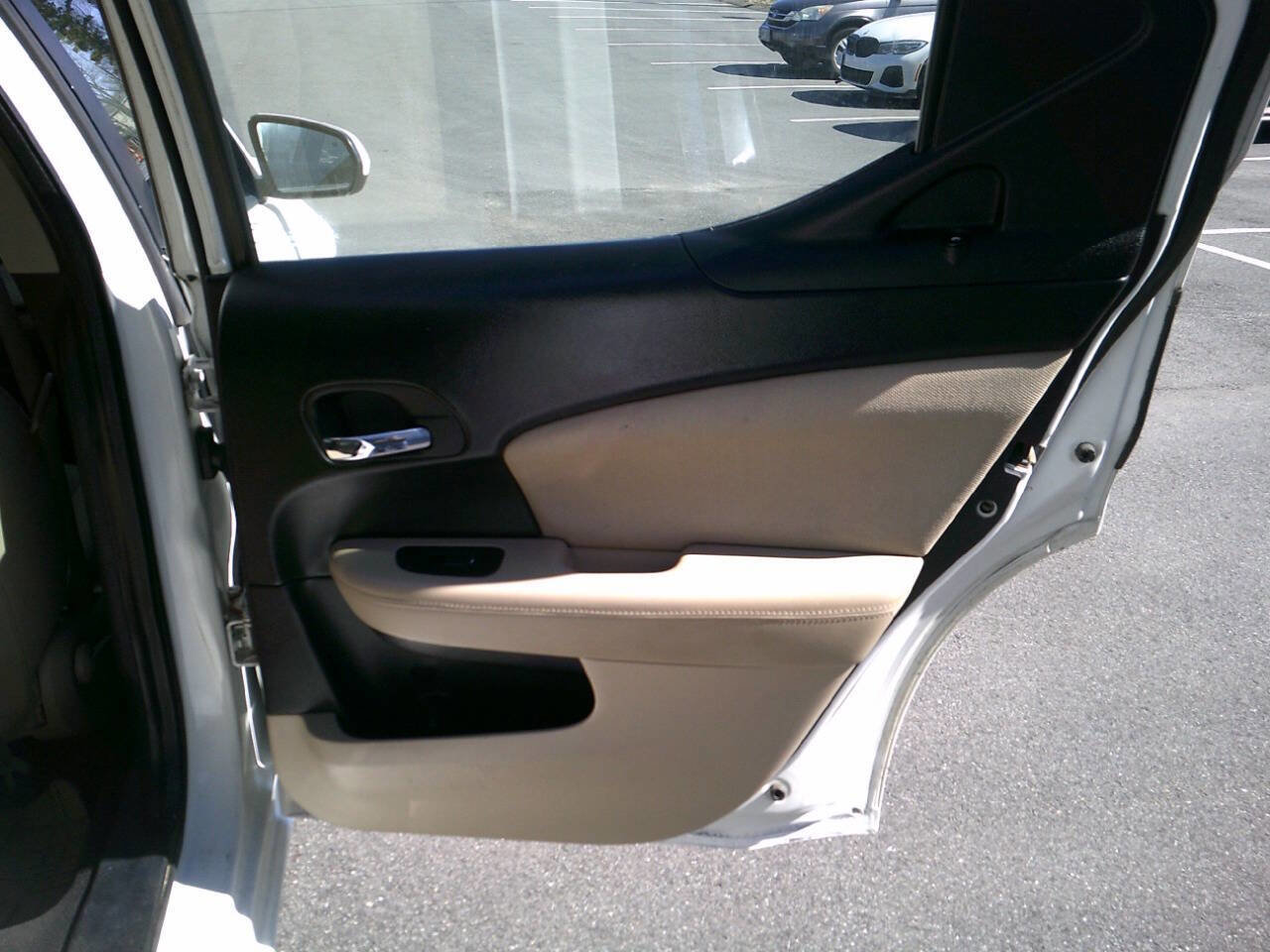 Used 2011 Dodge Avenger Mainstreet FWD image 14