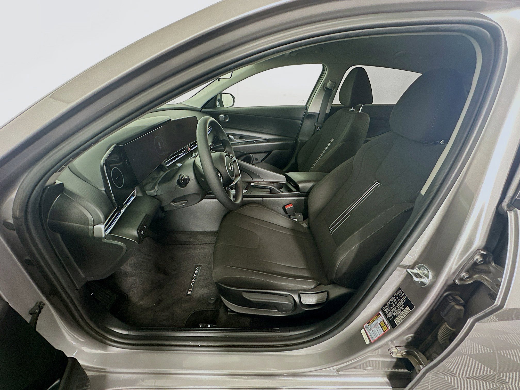 Used 2024 Hyundai Elantra SEL image 13