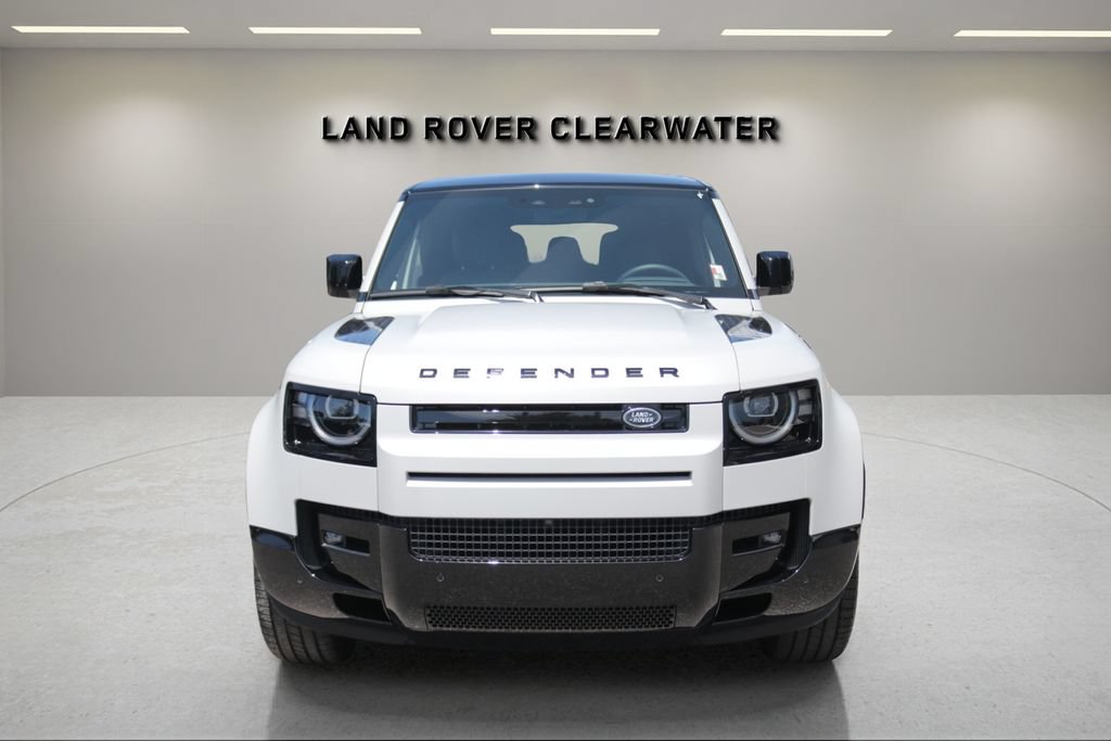 Used 2026 Land Rover Defender 130 X-Dynamic SE AWD/4WD image 8