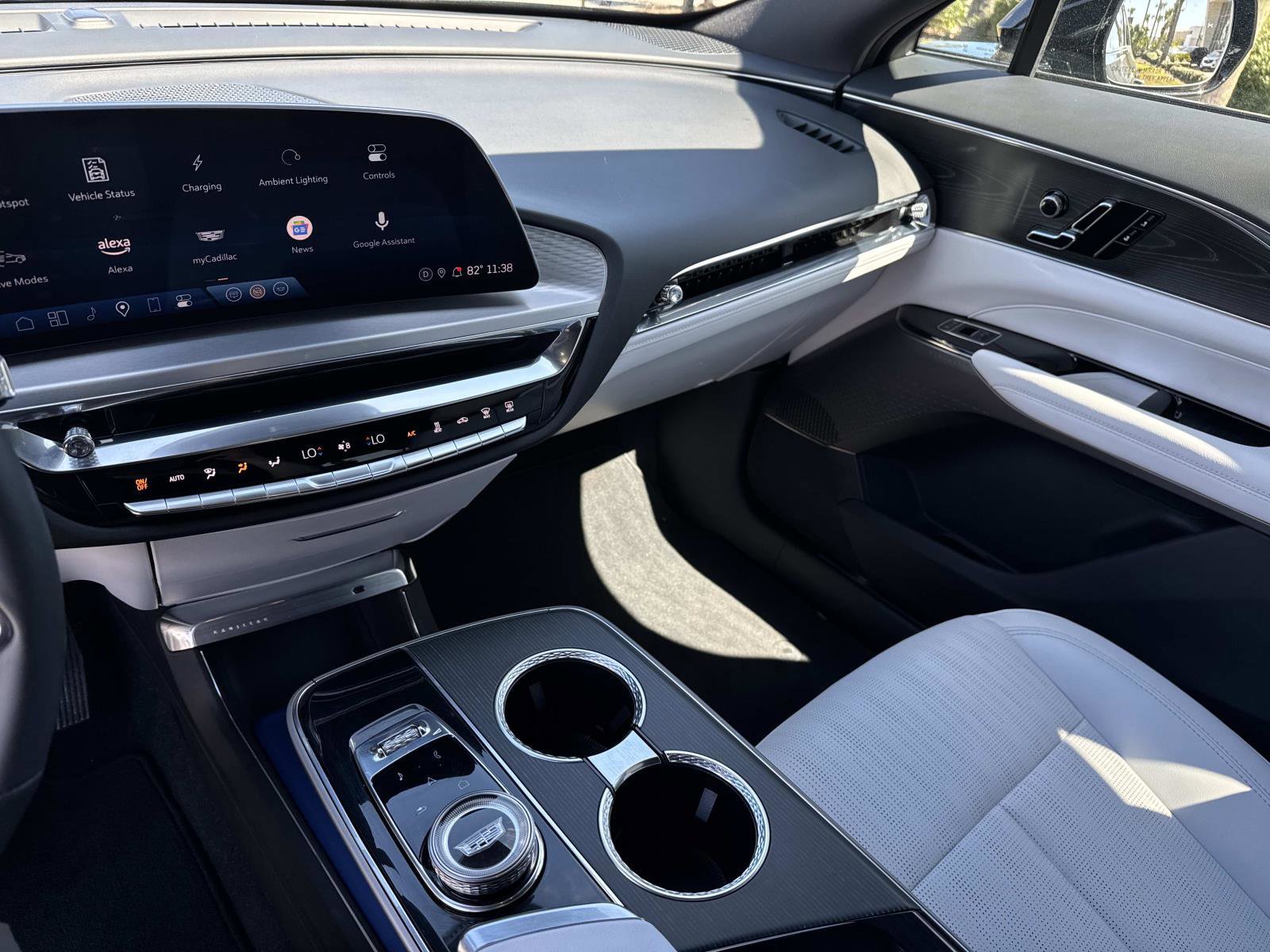 Used 2024 Cadillac Lyriq Luxury image 23