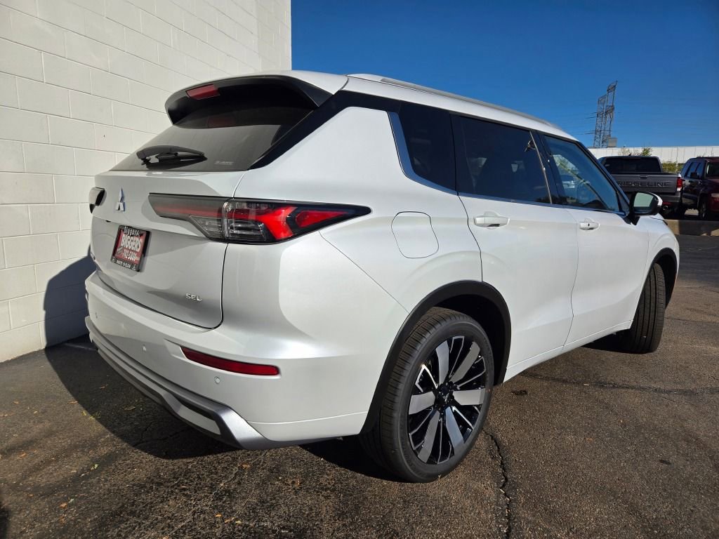 New 2025 Mitsubishi Outlander SEL image 12
