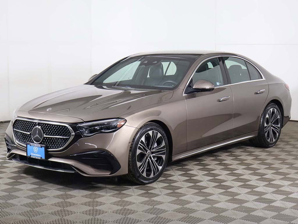 Used 2025 Mercedes-Benz E 450 4MATIC Sedan w/ Multicontour Seating Package image 12