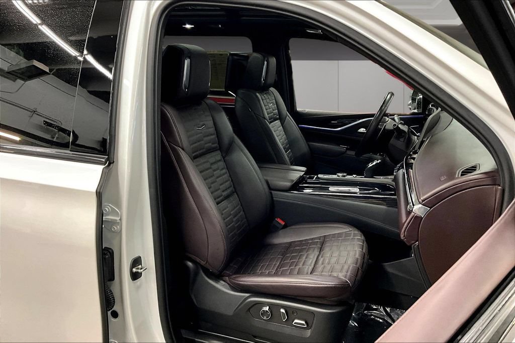 Certified 2023 Cadillac Escalade ESV V AWD/4WD image 30