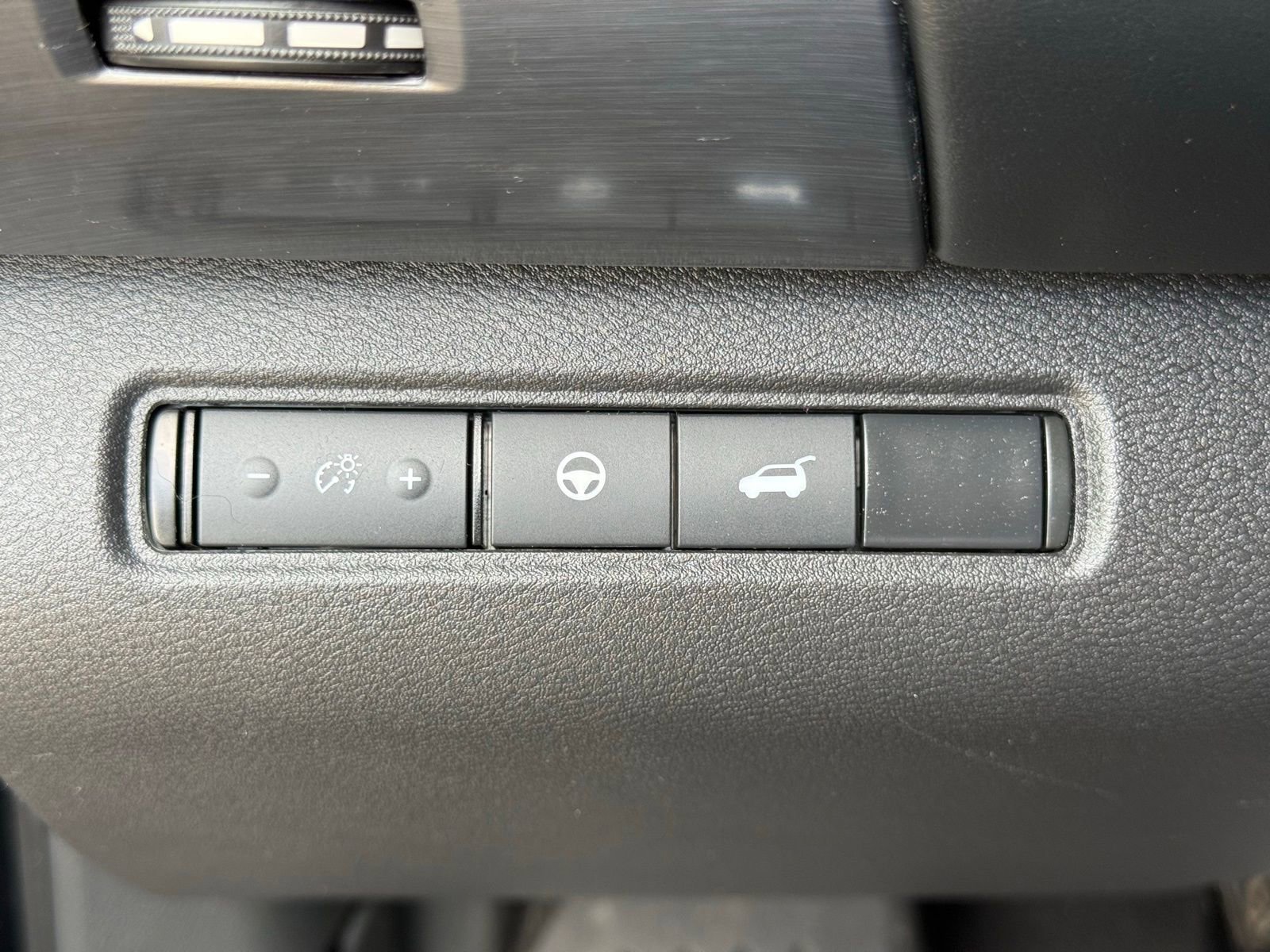 Used 2024 Nissan Pathfinder SL image 39