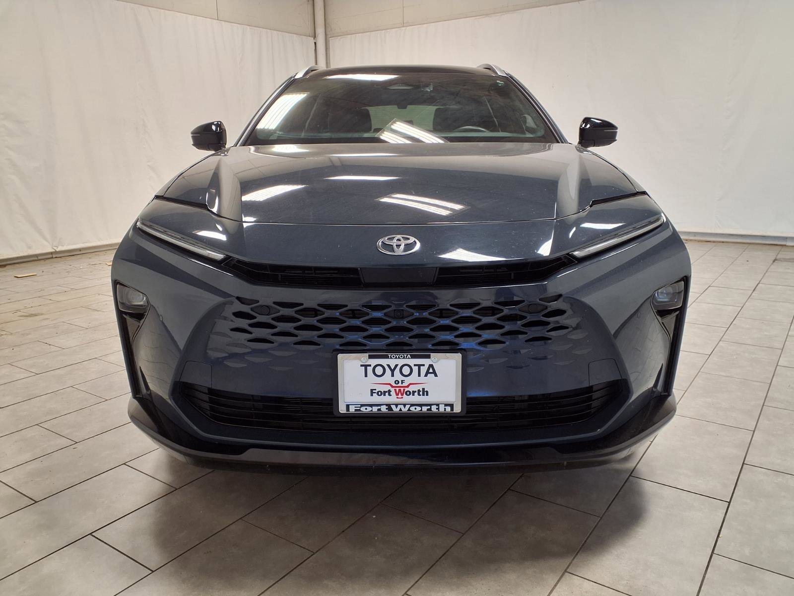 Used 2025 Toyota Crown Signia w/ Advanced Technology Package image 2