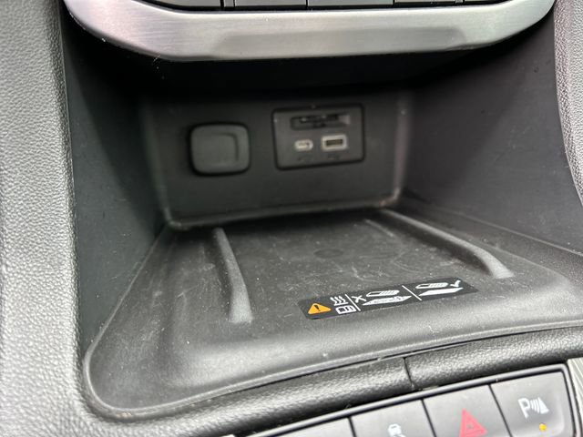 Used 2022 GMC Acadia SLT w/ Elevation Edition image 22