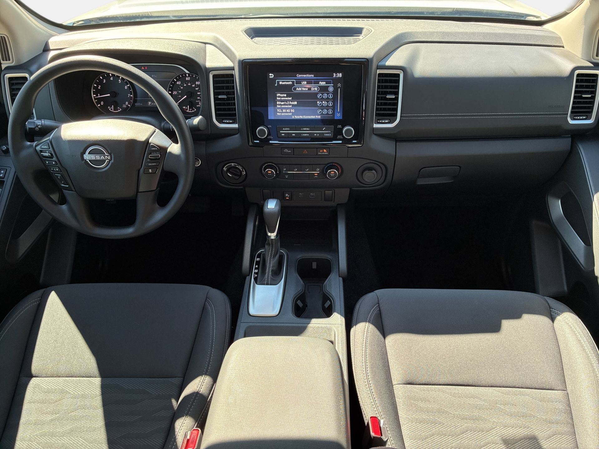 Used 2024 Nissan Frontier SV w/ Technology Package AWD/4WD image 9