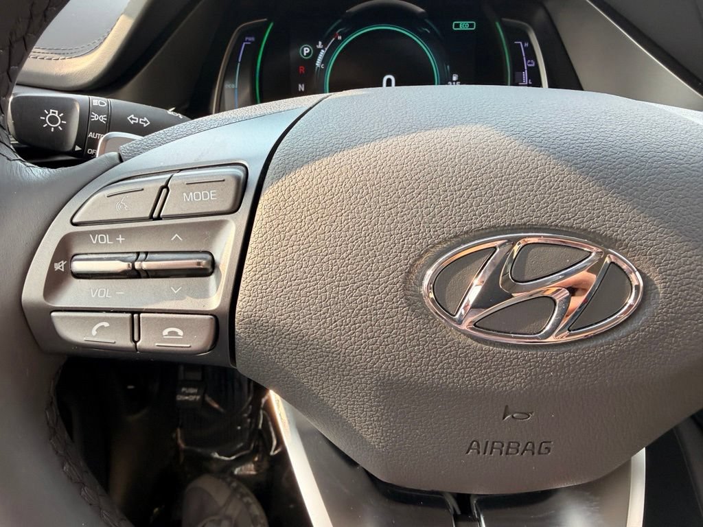 Used 2020 Hyundai Ioniq SE FWD image 20