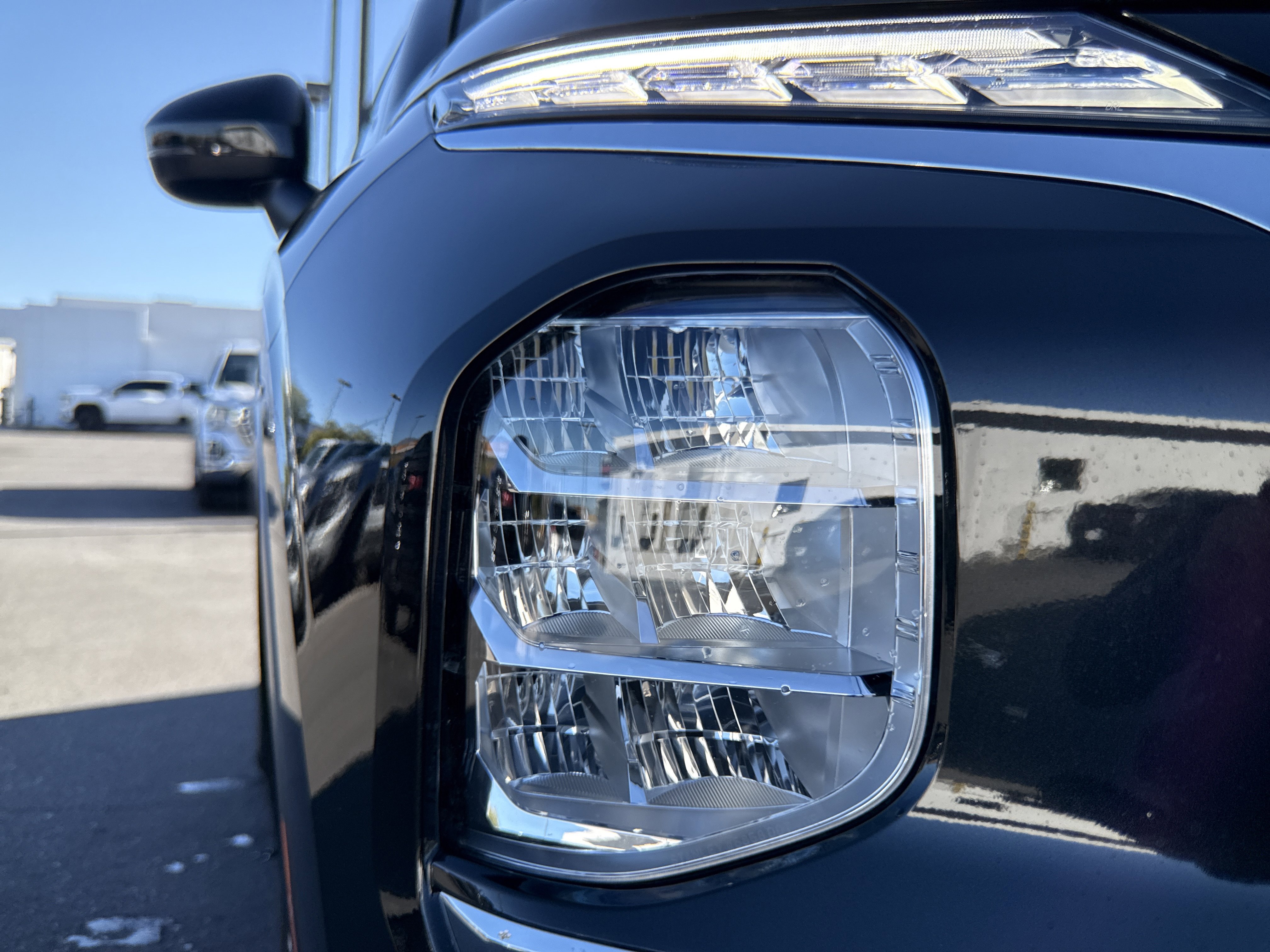 Used 2025 Mitsubishi Outlander ES image 38