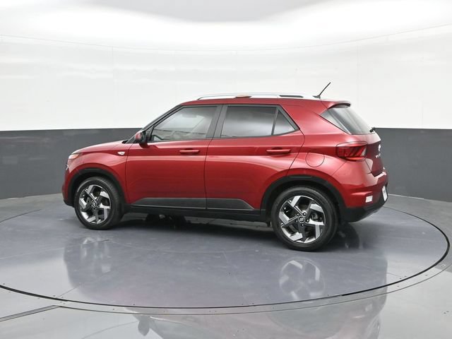 Used 2024 Hyundai Venue SEL FWD image 5
