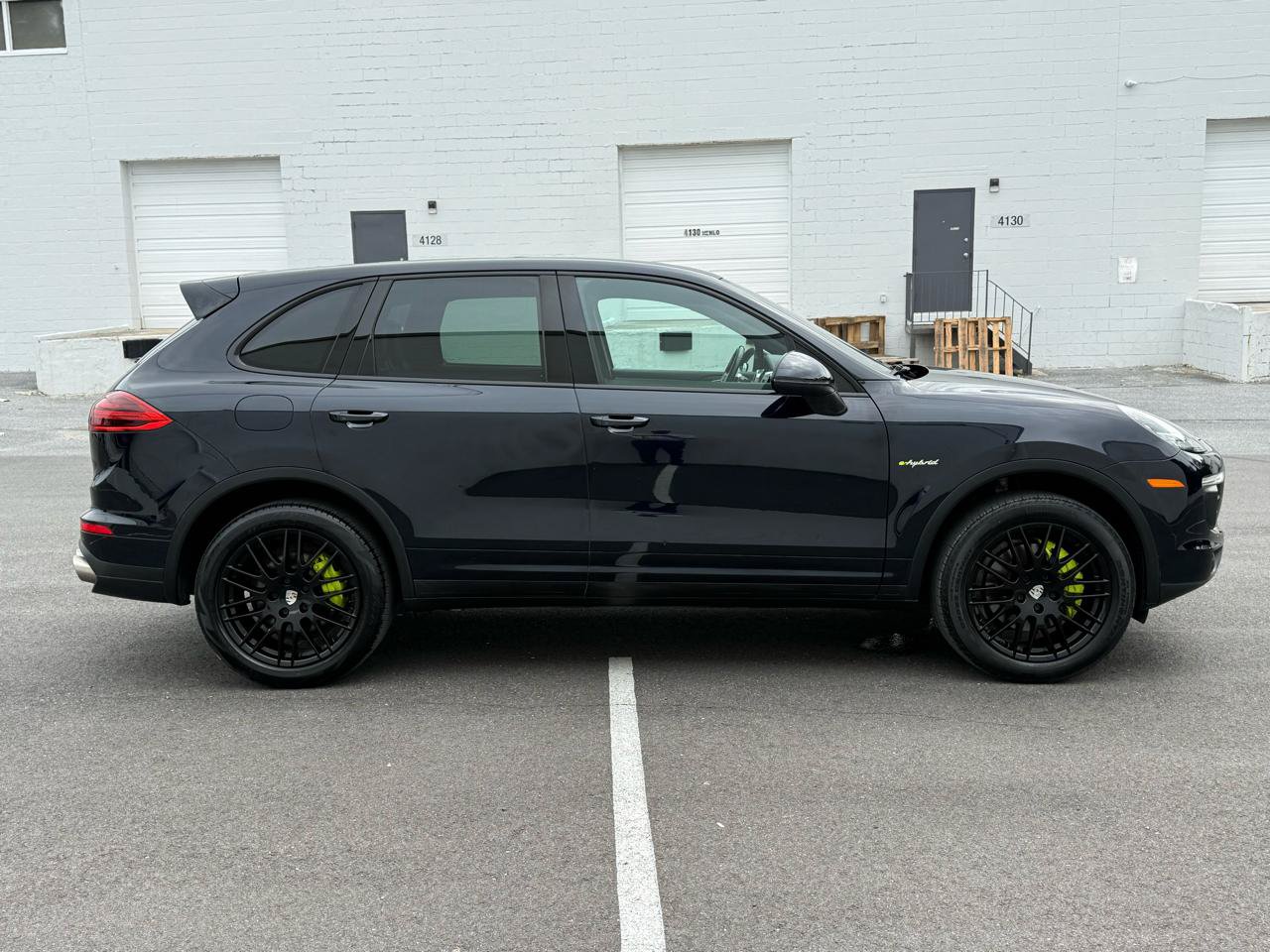 Used 2016 Porsche Cayenne S AWD/4WD image 5