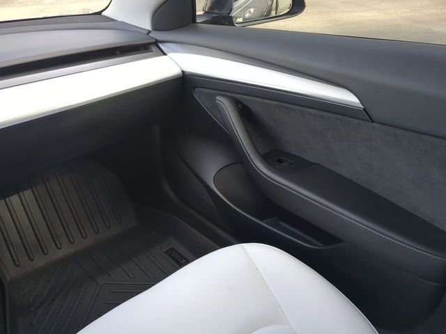 Used 2023 Tesla Model 3 Performance image 18