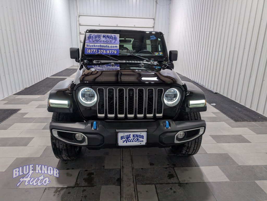 Used 2023 Jeep Wrangler Unlimited Sahara w/ Cold Weather Group AWD/4WD image 6