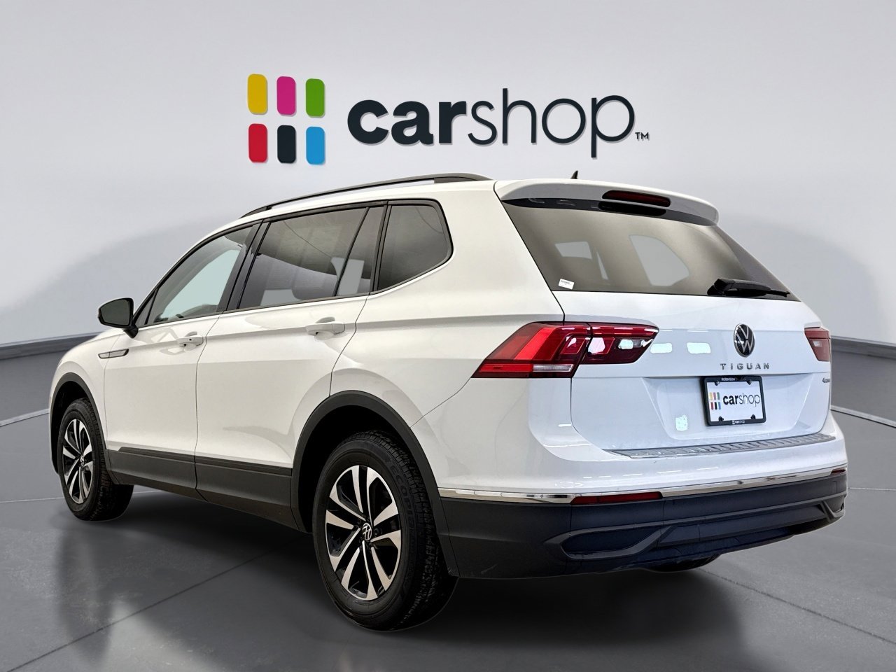 Used 2024 Volkswagen Tiguan S image 3