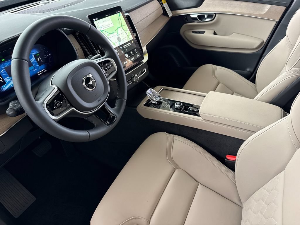 New 2026 Volvo XC90 T8 Plus AWD/4WD image 9