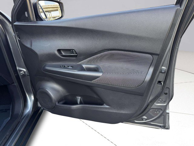 Used 2020 Nissan Kicks S image 48