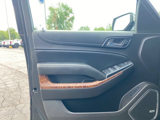 Used 2015 Chevrolet Suburban LTZ RWD image 17