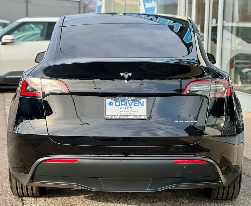 Used 2023 Tesla Model Y Long Range AWD/4WD image 4