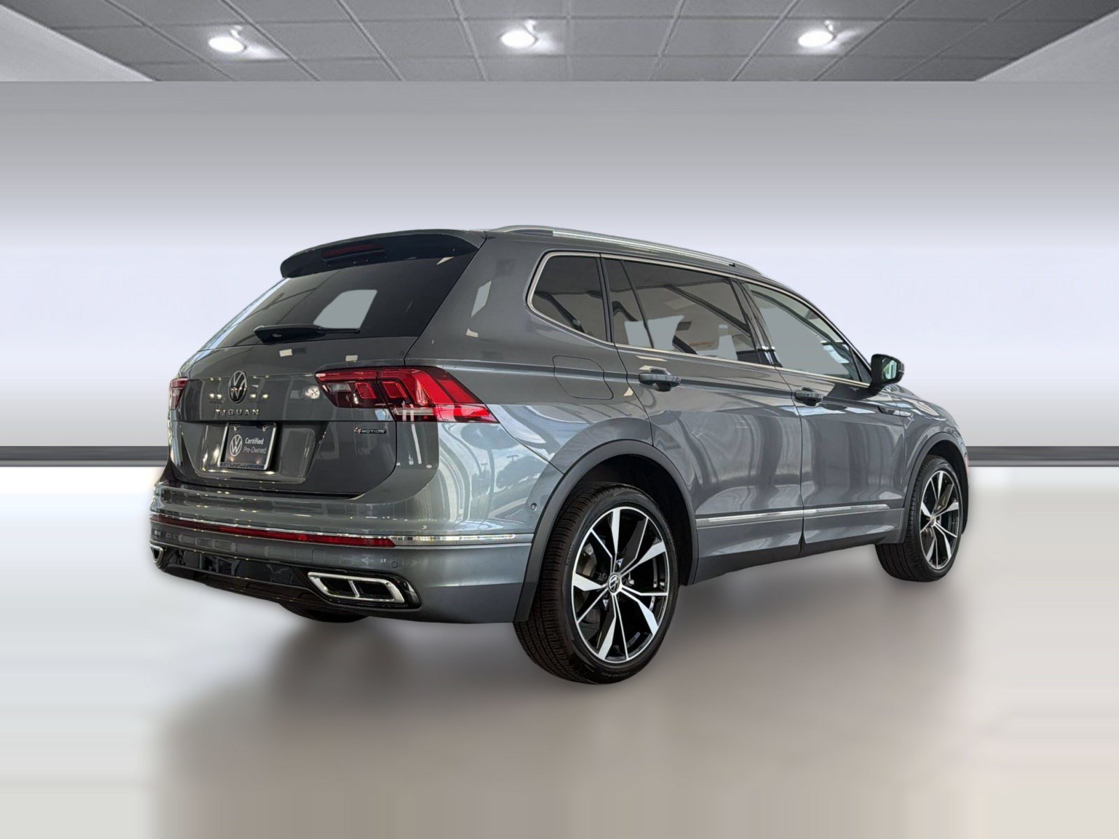 Used 2024 Volkswagen Tiguan SEL R-Line AWD/4WD image 9