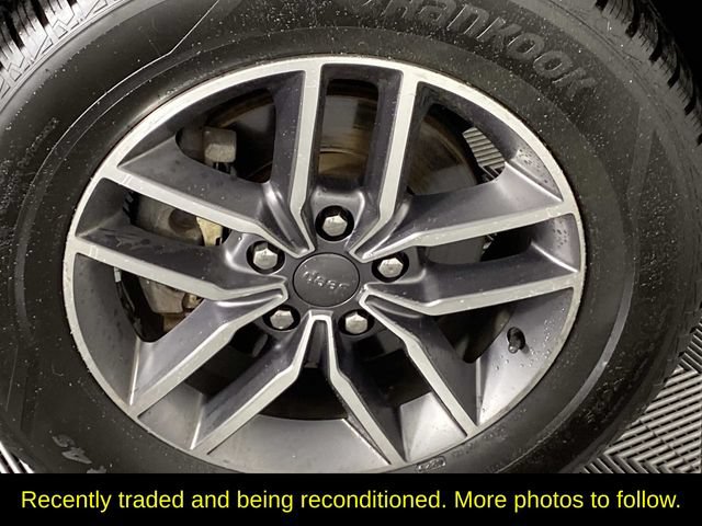 Used 2020 Jeep Grand Cherokee Limited AWD/4WD image 30