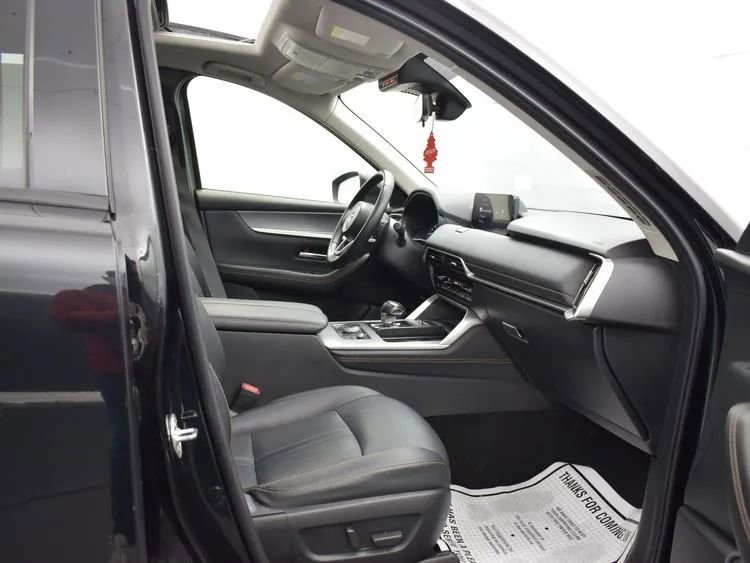 Used 2024 MAZDA CX-90 3.3 Turbo w/ Preferred Plus image 17