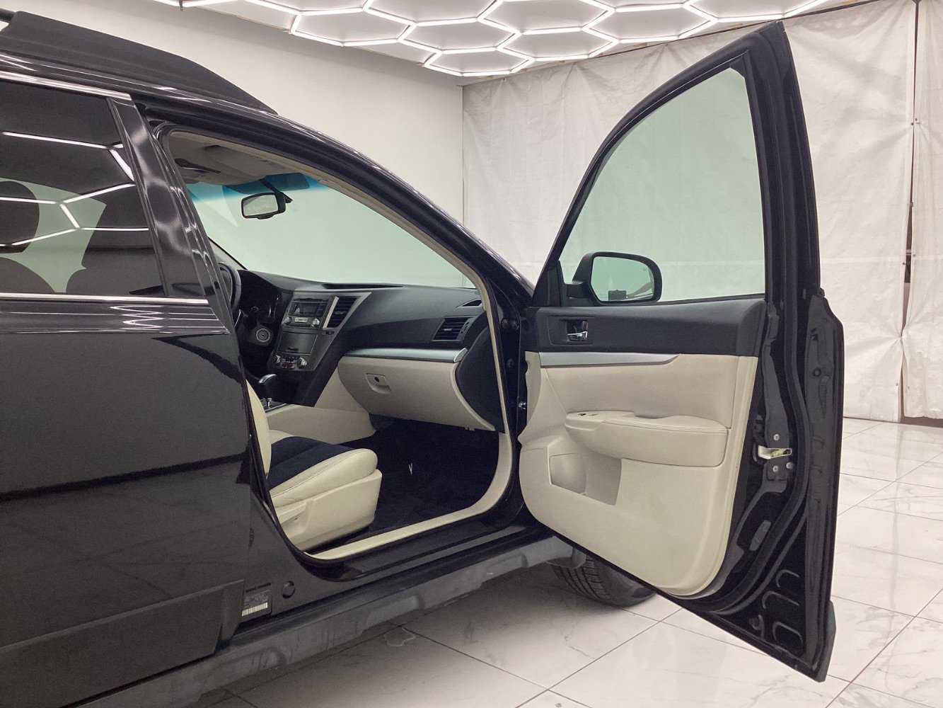 Used 2013 Subaru Outback 2.5i Premium w/ All-Weather Pkg image 17