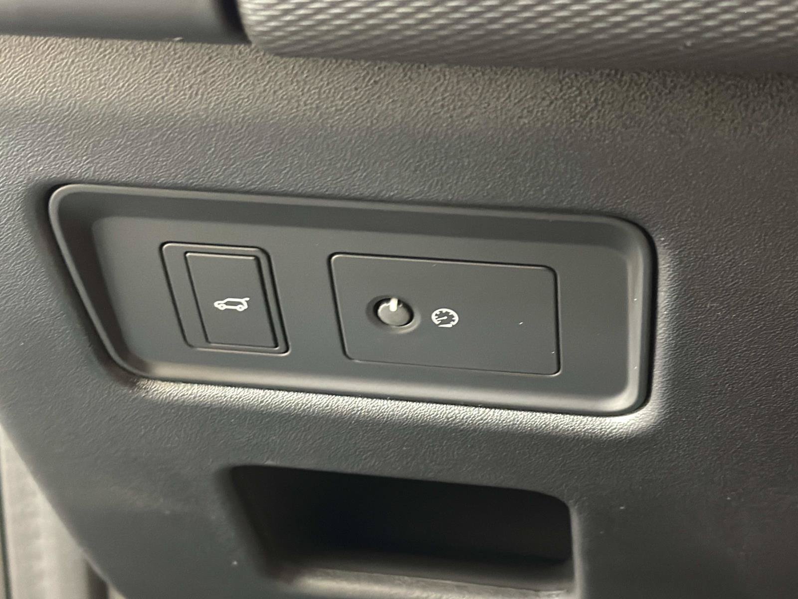 New 2026 Land Rover Discovery Dynamic SE AWD/4WD image 30