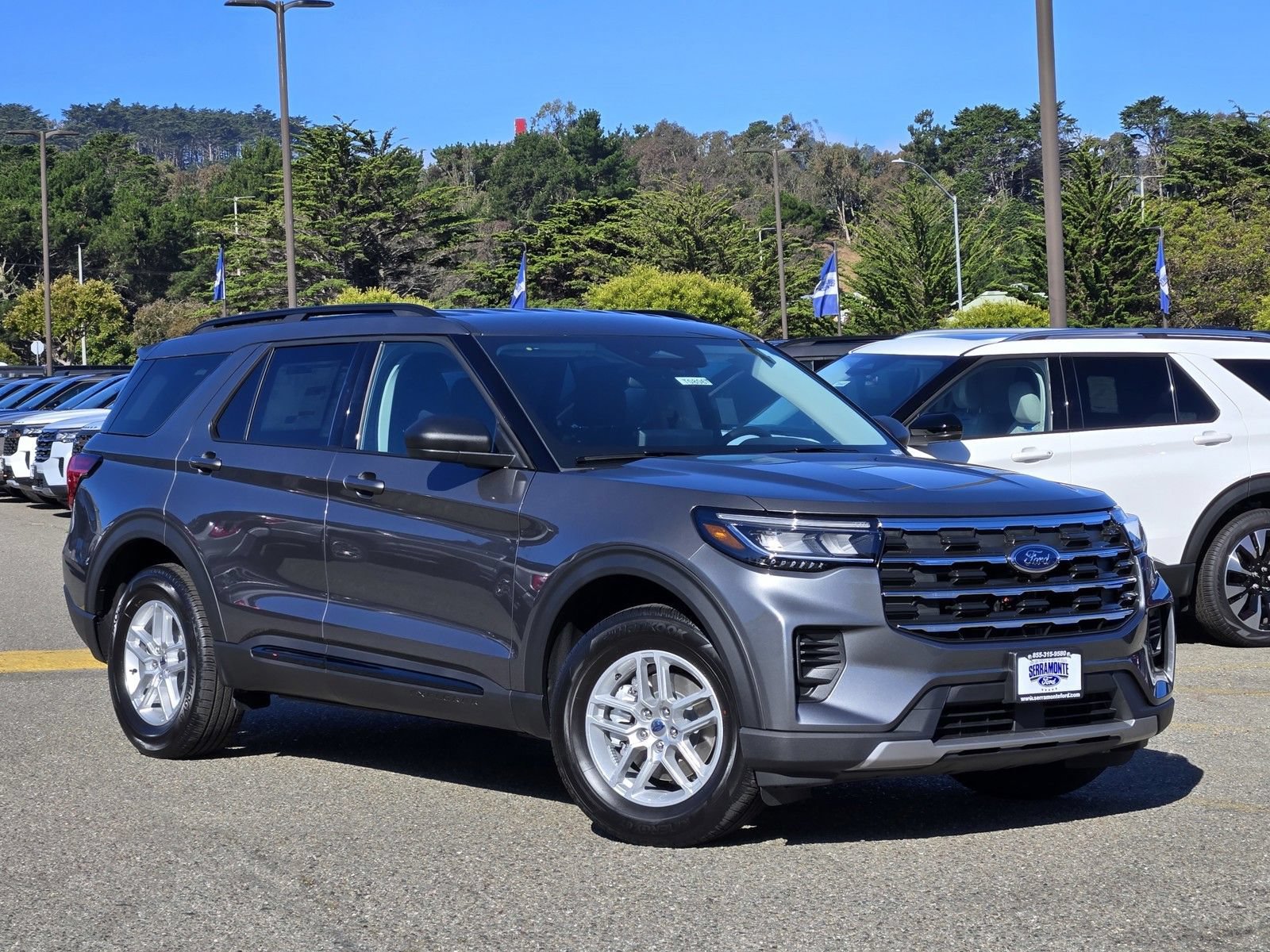 New 2026 Ford Explorer Active AWD/4WD image 2