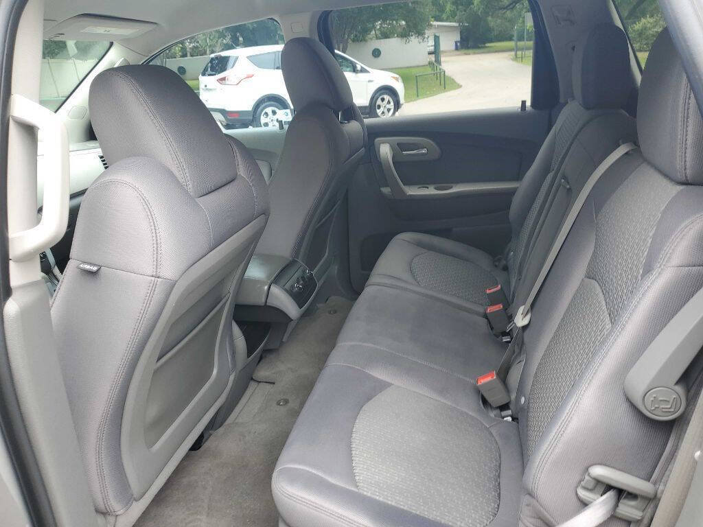 Used 2011 Chevrolet Traverse LS FWD image 12