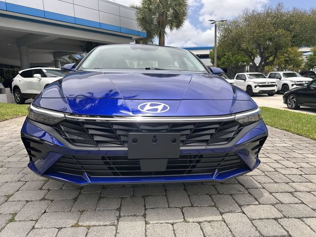Used 2025 Hyundai Elantra Limited FWD image 19