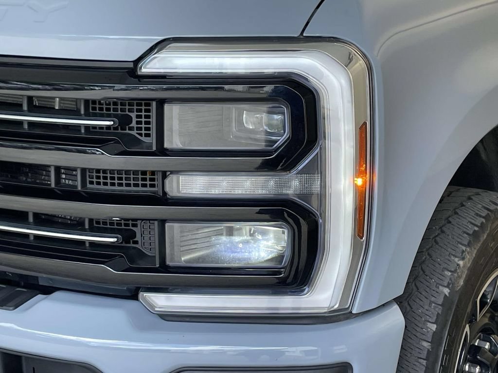 Used 2025 Ford F350 Platinum AWD/4WD image 10