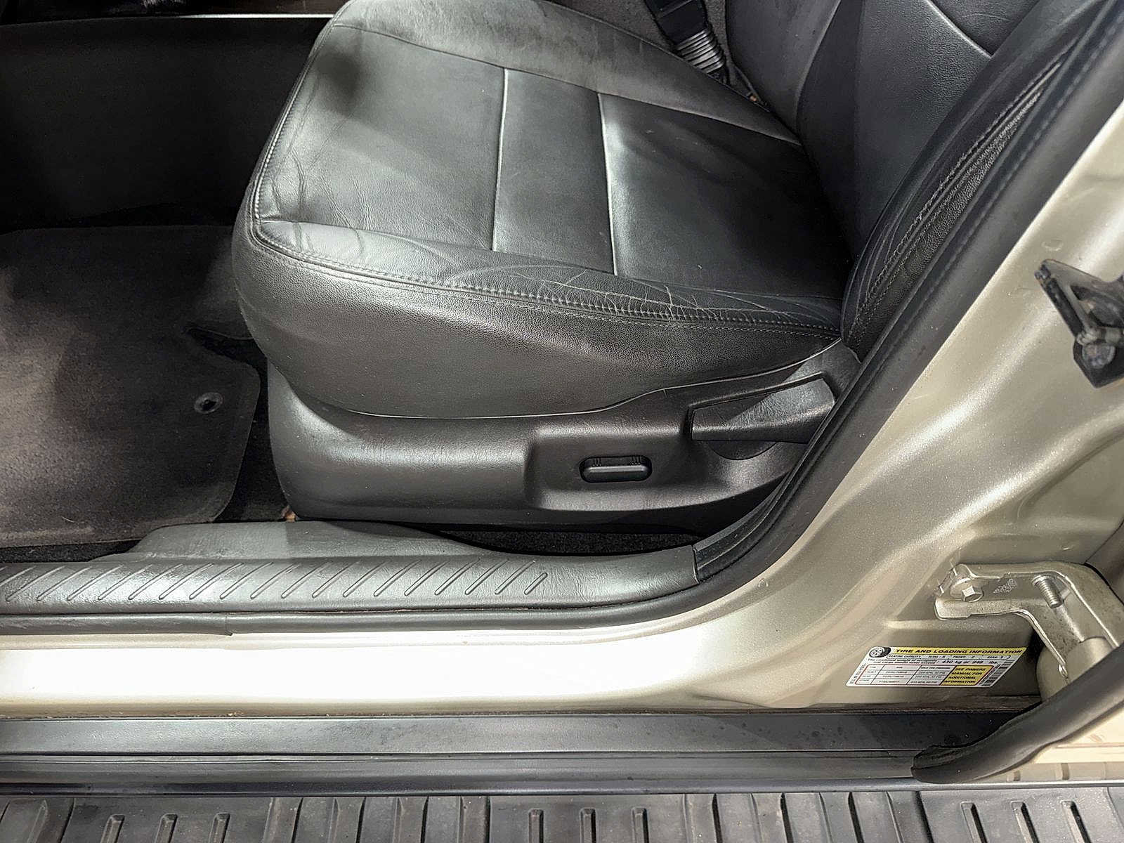 Used 2010 Ford Escape Limited image 23