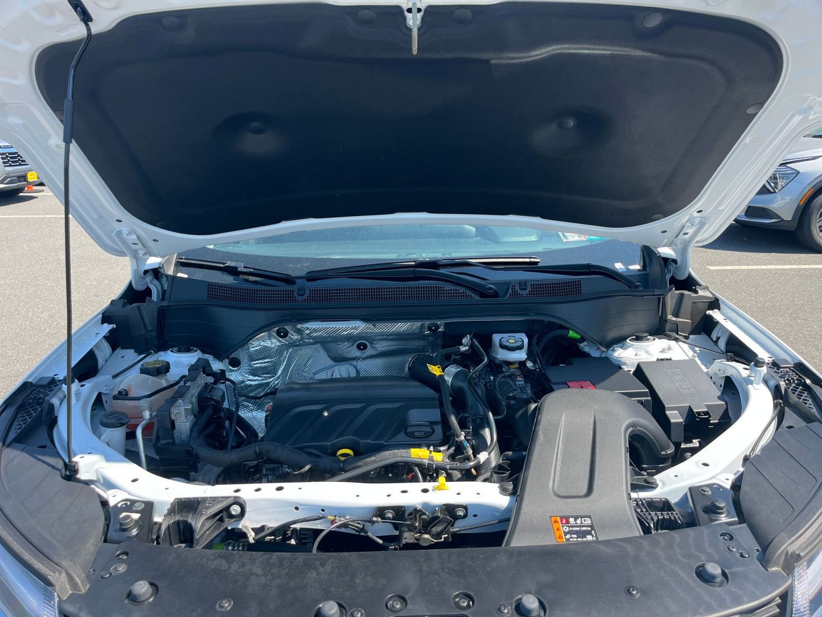 Used 2025 Chevrolet Trax LT FWD image 32