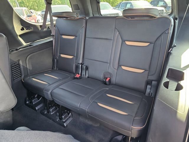 Used 2023 GMC Yukon XL AT4 w/ AT4 Premium Plus Package AWD/4WD image 37
