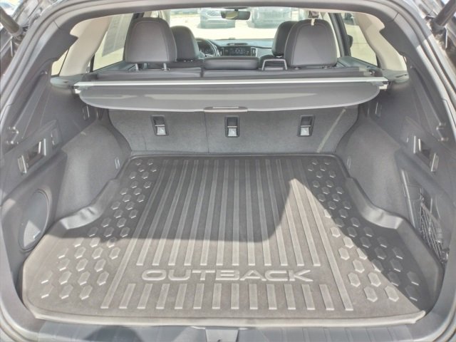 Used 2023 Subaru Outback Limited image 15